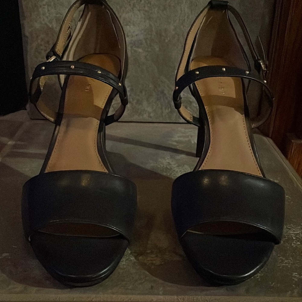 Calvin Klein Black leather strap sandal.